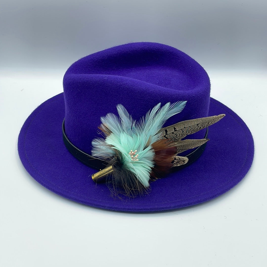 Light Green & Natural Feather Hat Pin (CFP475)