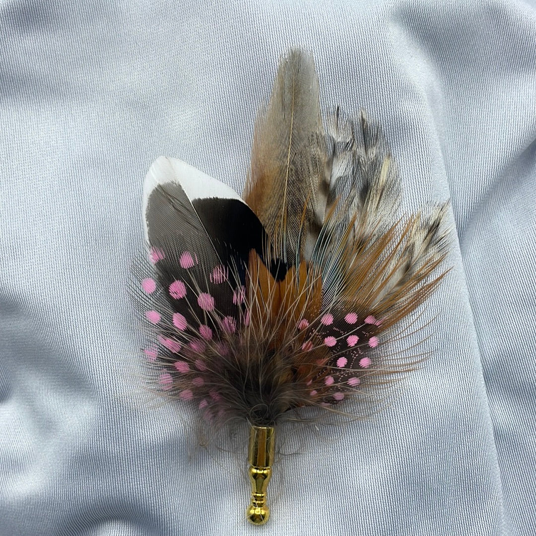 Pink & Natural Feather Lapel Pin (CFLP076)