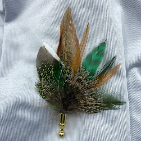 Green & Natural Feather Lapel Pin (CFLP083)