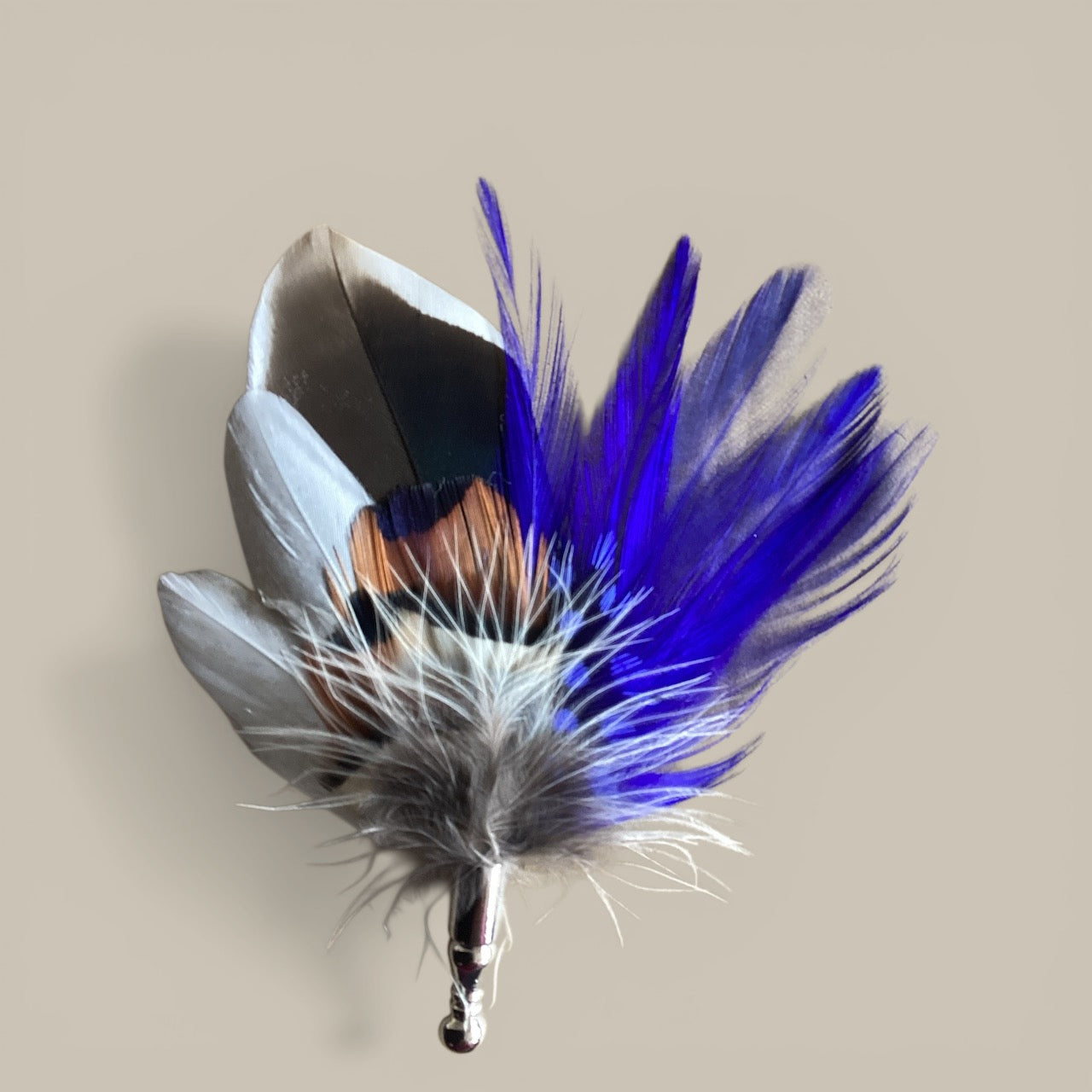 Blue & Natural Feather Lapel Pin in a Gold Clasp (CFLP067)