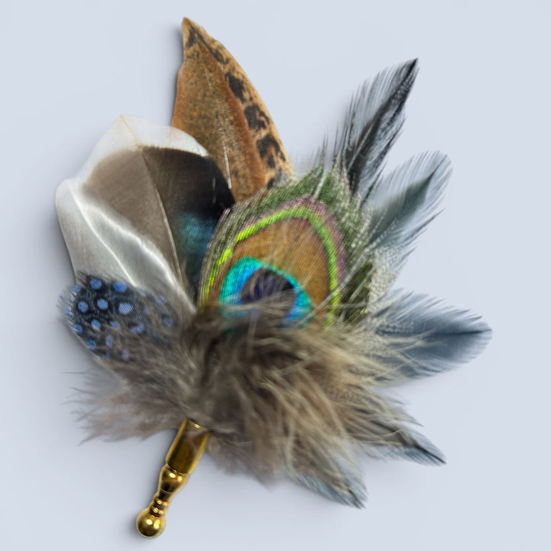 Deep Blue & Natural Feather Lapel Pin CFLP270