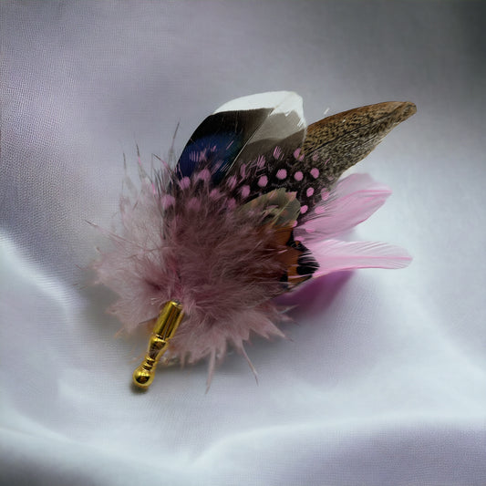 Pink & Natural Feather Lapel Pin (CFLP073)