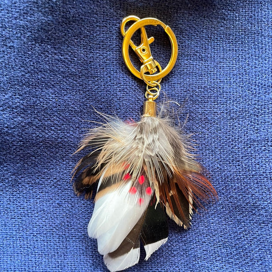 Red & Natural Feather Gold Keyring (CFKR5028)