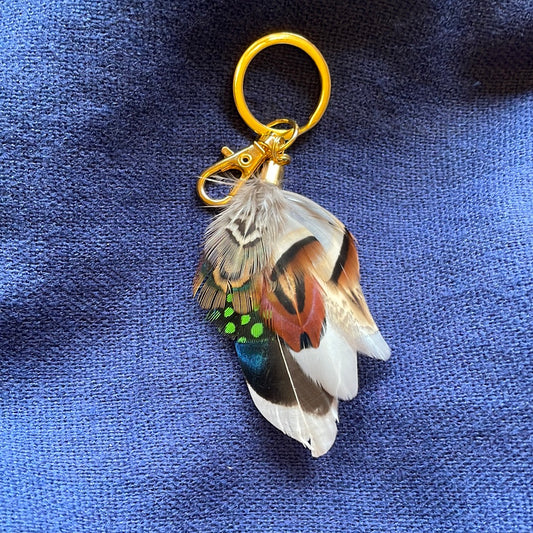 Green & Natural Feather Gold Keyring (CFKR5023)